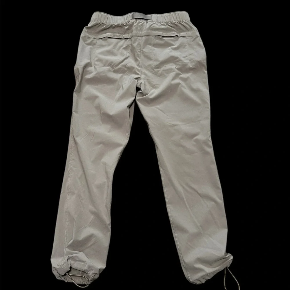 Women’s Eddie Bauer 10 Medium Joggers ClimaTrail Pants Sweats Beige Pockets NWT - Picture 4 of 14